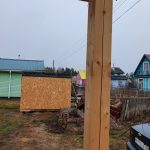На террасе весь брус потрескался