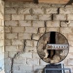 Насколько опасны крупные трещины и завал стены в гараже из газоблоков?