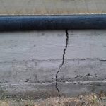 Кто сталкивался с трещинами на старом фундаменте под новым домом?