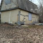 Можно ли спасти дачный дом, если грунт сползает в сторону оврага?