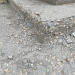 Почему бетонные ступени разрушились после обработки солью?