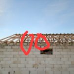 Можно ли продолжать кровлю, если после зимы вывернуло часть стропил?