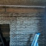Чем заполнить щели во внутренних стенах брусового дома?