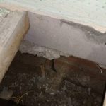 Сыреет стена во время дождей: поможет ли поверхностный дренаж