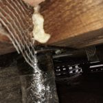Нижняя обвязка на металлических опорах: можно ли оставлять такой узел