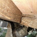 Нижняя обвязка на металлических опорах: можно ли оставлять такой узел