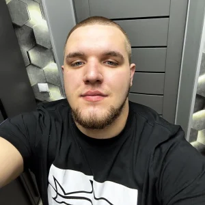 Владислав Гущин