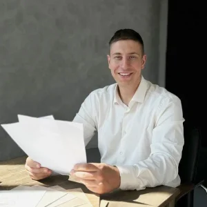 Роман Мельников