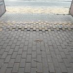 Почему тротуарную плитку второй год подряд выдавливает над бетонной стяжкой