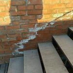 Почему на кирпиче появились высолы спустя несколько лет после строительства