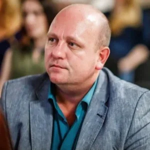Роман Емельянов